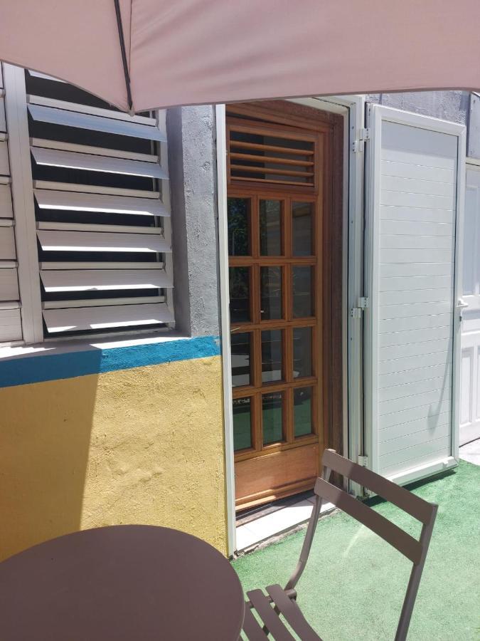 Le Dominad Bas De Villa 700M Du Bain Chaud Canalsat Gratuit Parking Prive Gratuit Wi Fi Gratuit Bouillante Bagian luar foto